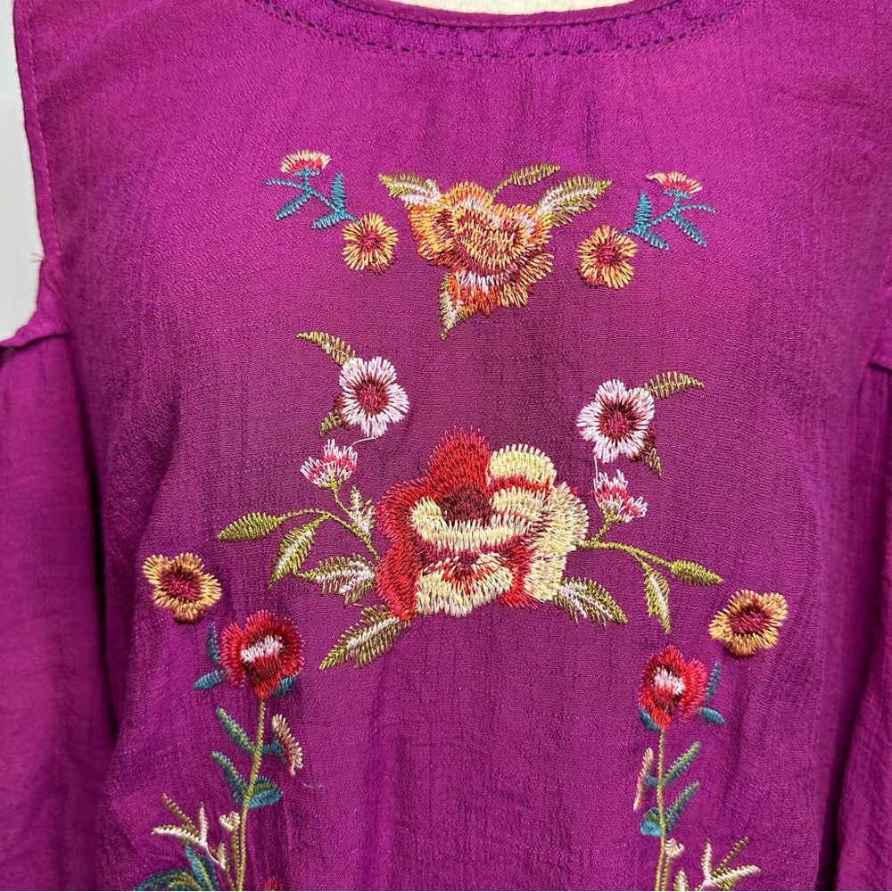 🌸UMGEE* Purple/Magenta Embroidered Cold Shoulder Blouse - Picture 3 of 10